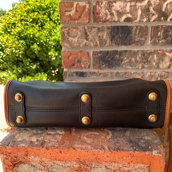 Vintage DOONEY & BOURKE Crossbody Bag!!! - Picture 3 of 7